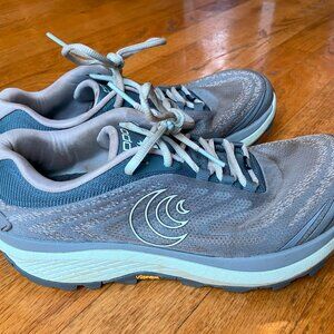 Topo Athletic Pursuit 2 Trail-Running Shoes - Women's 7.5 Grey/mint